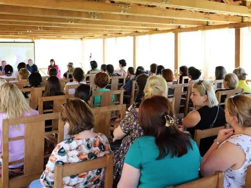 ივლისს, ამბროლაურში, რაჭა-ლეჩხუმ ქვემო სვანეთის მეწარმე ქალთა ფორუმი გაიმართა